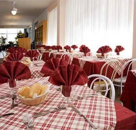 Alabama Hotell 2*